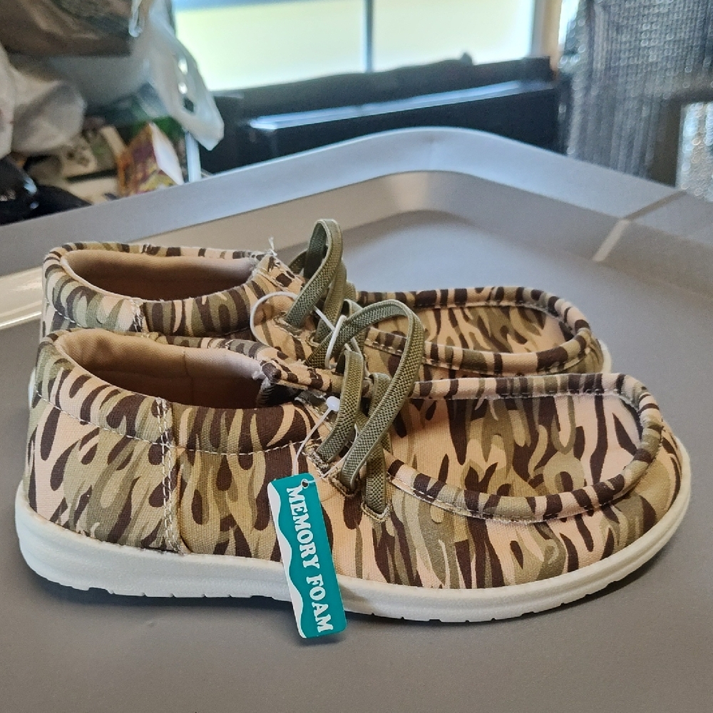 US Sports Camo Heeeeey You Guuuuuys! Canvas Shoes
